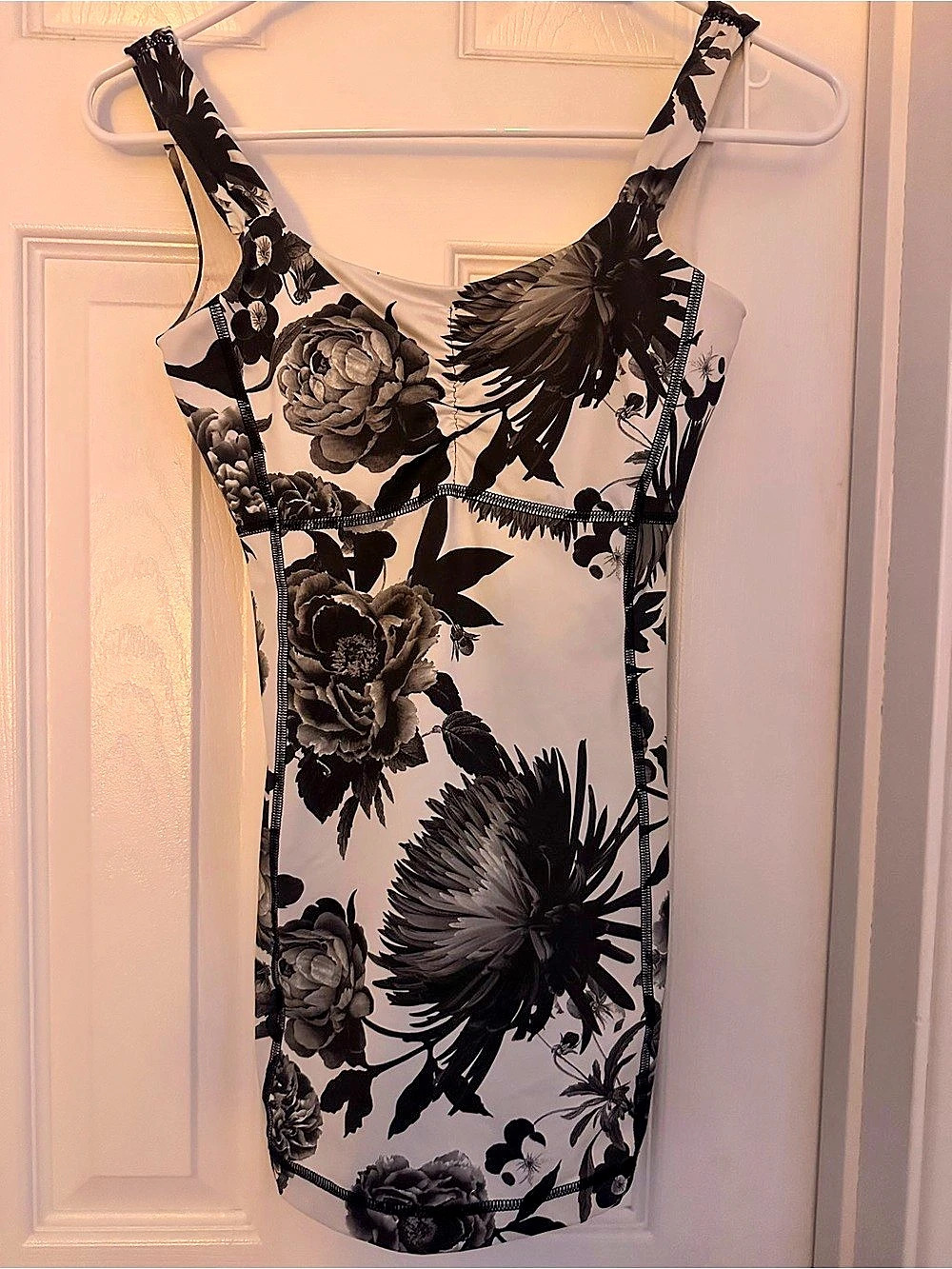 Lululemon Aria Tank II in the Brisk Bloom Black White / White